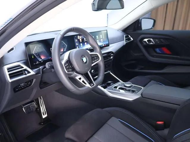 BMW 2 Series 2025 225i Coupe M Sports Night Suit interior photo 11 BMW 2 Series 2025 225i Coupe M Sports Night Suit interior photo 11