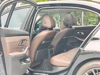 BMW 3 Series 2021 325Li M Sports suit interior photo 6 BMW 3 Series 2021 325Li M Sports suit interior photo 6