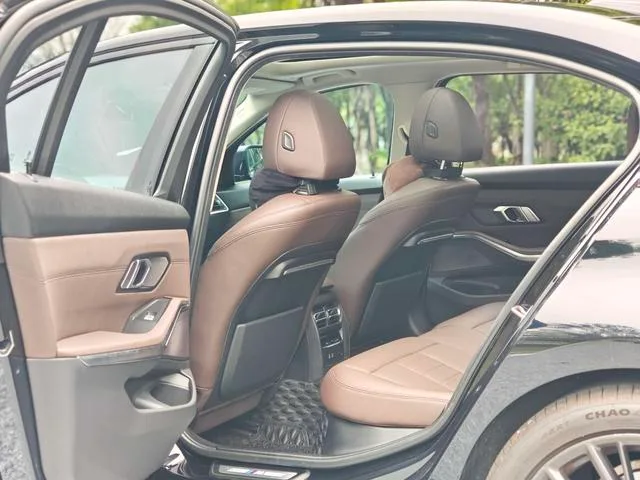 BMW 3 Series 2021 325Li M Sports suit interior photo 6 BMW 3 Series 2021 325Li M Sports suit interior photo 6
