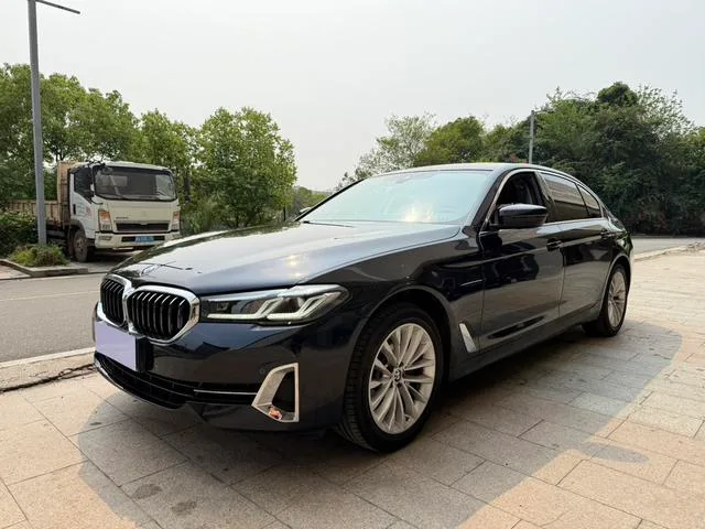BMW 5 Series 2022 Restyling 525Li Luxury Set exterior photo 1 BMW 5 Series 2022 Restyling 525Li Luxury Set exterior photo 1