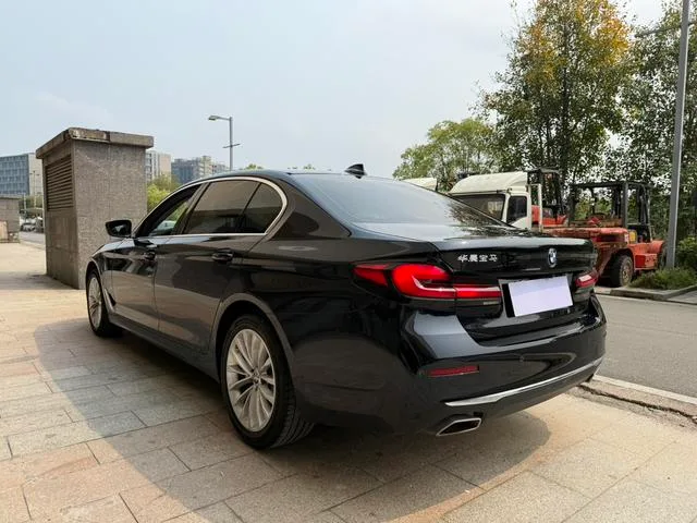 BMW 5 Series 2022 Restyling 525Li Luxury Set exterior photo 6 BMW 5 Series 2022 Restyling 525Li Luxury Set exterior photo 6