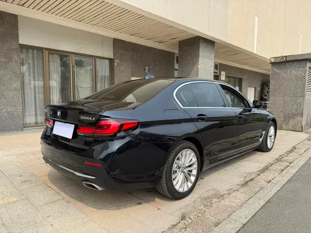 BMW 5 Series 2022 Restyling 525Li Luxury Set exterior photo 8 BMW 5 Series 2022 Restyling 525Li Luxury Set exterior photo 8