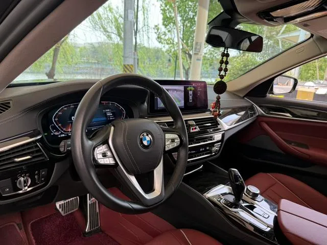BMW 5 Series 2022 Restyling 525Li Luxury Set interior photo 15 BMW 5 Series 2022 Restyling 525Li Luxury Set interior photo 15