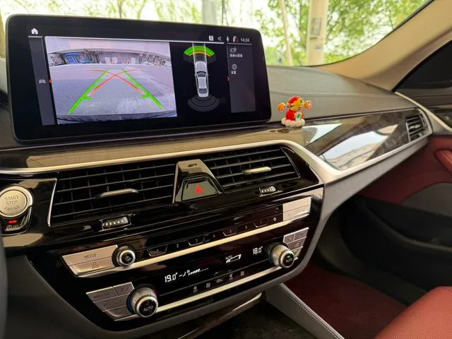 BMW 5 Series 2022 Restyling 525Li Luxury Set interior photo 17 BMW 5 Series 2022 Restyling 525Li Luxury Set interior photo 17