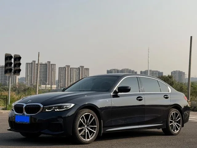 BMW 3 Series 2022 320Li M Sports suit exterior photo 1 BMW 3 Series 2022 320Li M Sports suit exterior photo 1