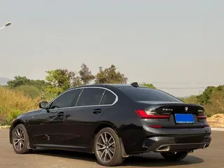 BMW 3 Series 2022 320Li M Sports suit exterior photo 4 BMW 3 Series 2022 320Li M Sports suit exterior photo 4
