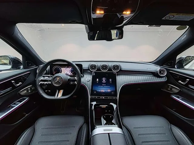 Mercedes-Benz C-Class 2024 C 260 L Edición deportiva Haoye interior foto 17 Mercedes-Benz C-Class 2024 C 260 L Edición deportiva Haoye interior foto 17