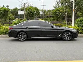 BMW 5 Series 2022 Second change 530Li Premium Class M Sports suit exterior photo 7 BMW 5 Series 2022 Second change 530Li Premium Class M Sports suit exterior photo 7