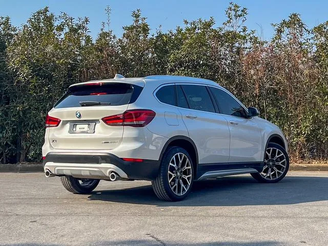 BMW X1 2022 xDrive25Li Type de luxe extérieur photo 4 BMW X1 2022 xDrive25Li Type de luxe extérieur photo 4