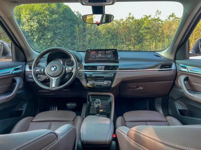 BMW X1 2022 xDrive25Li Type de luxe intérieur photo 14 BMW X1 2022 xDrive25Li Type de luxe intérieur photo 14