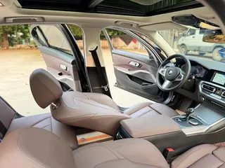 BMW 3 Series 2021 325Li M Sports Night Suit interior photo 16 BMW 3 Series 2021 325Li M Sports Night Suit interior photo 16