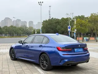BMW 3 Series 2021 Restyling 325Li M Sports Night Suit interior photo 12 BMW 3 Series 2021 Restyling 325Li M Sports Night Suit interior photo 12