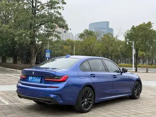 BMW 3 Series 2021 Restyling 325Li M Sports Night Suit interior photo 14 BMW 3 Series 2021 Restyling 325Li M Sports Night Suit interior photo 14