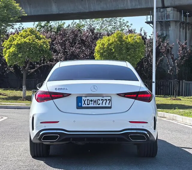 Mercedes-Benz C-Class 2024 Deuxième lifting C 260 L Version sportive extérieur photo 5 Mercedes-Benz C-Class 2024 Deuxième lifting C 260 L Version sportive extérieur photo 5
