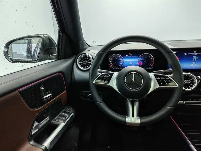 Mercedes-Benz GLB 2024 GLB 220 Dynamic exterior photo 9 Mercedes-Benz GLB 2024 GLB 220 Dynamic exterior photo 9