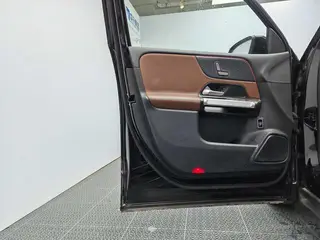 Mercedes-Benz GLB 2024 GLB 220 Dynamic interior photo 13 Mercedes-Benz GLB 2024 GLB 220 Dynamic interior photo 13