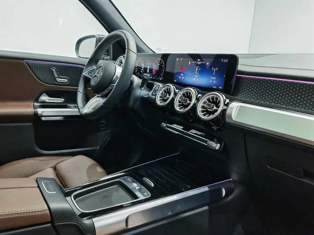 Mercedes-Benz GLB 2024 GLB 220 Dynamic interior photo 15 Mercedes-Benz GLB 2024 GLB 220 Dynamic interior photo 15