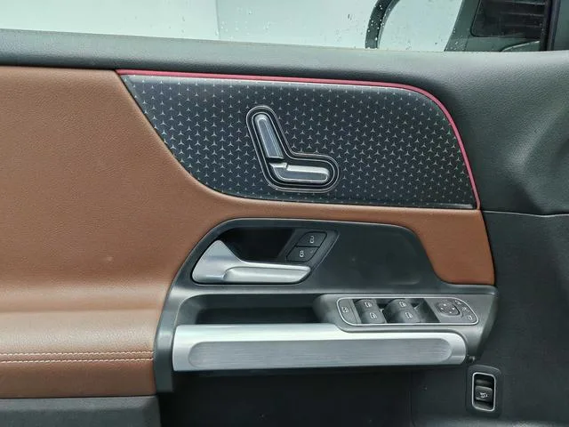 Mercedes-Benz GLB 2024 GLB 220 Dynamic interior photo 17 Mercedes-Benz GLB 2024 GLB 220 Dynamic interior photo 17