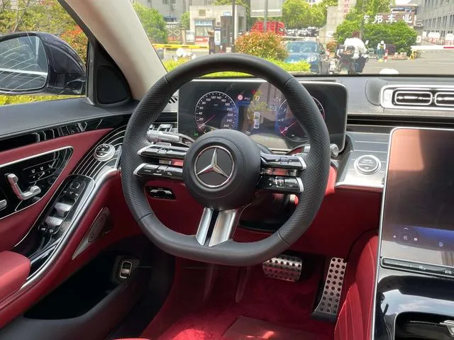 Mercedes-Benz S-Class 2023 S 450 L 4MATIC interior photo 19 Mercedes-Benz S-Class 2023 S 450 L 4MATIC interior photo 19