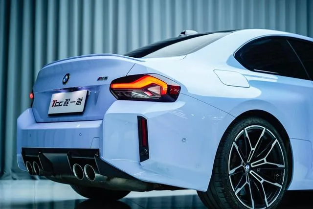 BMW M2 2023 M2 Coupé interior foto 15 BMW M2 2023 M2 Coupé interior foto 15