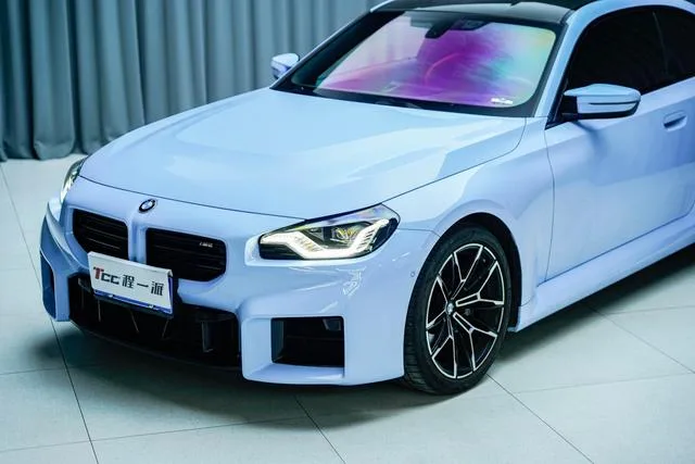 BMW M2 2023 M2 Coupé interior foto 18 BMW M2 2023 M2 Coupé interior foto 18