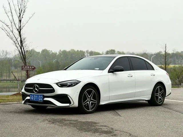 Mercedes-Benz C-Class 2024 C 260 L Hao Night Sports Edition exterior photo 1 Mercedes-Benz C-Class 2024 C 260 L Hao Night Sports Edition exterior photo 1