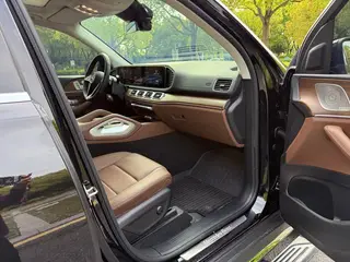 Mercedes-Benz GLE (Imported) 2024 GLE 450 4MATIC Style tendance intérieur photo 13 Mercedes-Benz GLE (Imported) 2024 GLE 450 4MATIC Style tendance intérieur photo 13