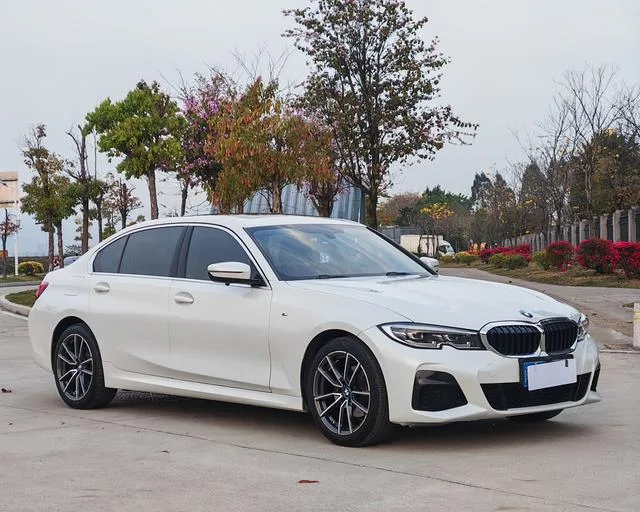 BMW 3 Series 2022 320Li M Ensemble de sport extérieur photo 3 BMW 3 Series 2022 320Li M Ensemble de sport extérieur photo 3