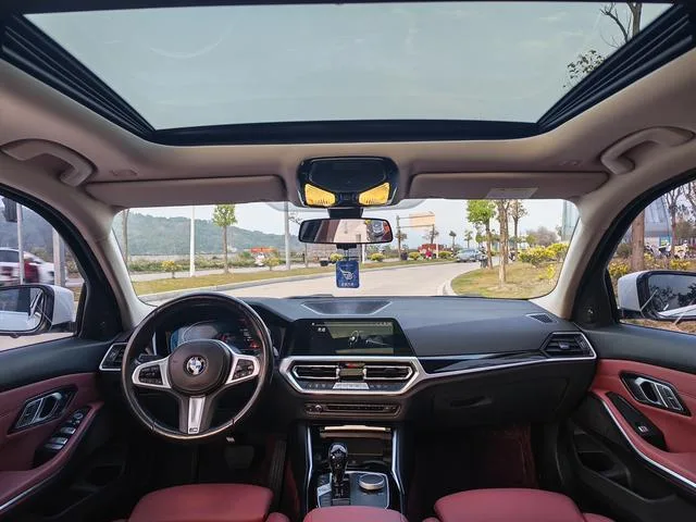 BMW 3 Series 2022 320Li M Ensemble de sport intérieur photo 13 BMW 3 Series 2022 320Li M Ensemble de sport intérieur photo 13