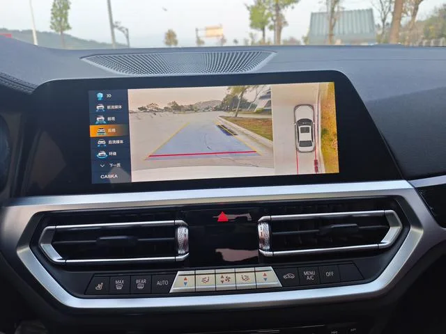 BMW 3 Series 2022 320Li M Ensemble de sport intérieur photo 16 BMW 3 Series 2022 320Li M Ensemble de sport intérieur photo 16