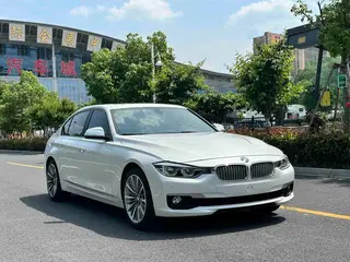 BMW 3 Series 2019 320Li Fashionable exterior photo 3