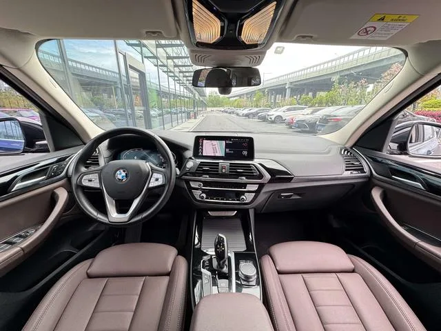 BMW X3 2021 xDrive25i Luxury Set interior photo 12 BMW X3 2021 xDrive25i Luxury Set interior photo 12