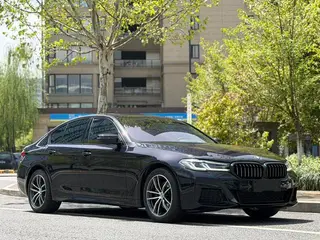 BMW 5 Series 2021 525i M Sports suit exterior photo 3