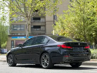 BMW 5 Series 2021 525i M Sports suit exterior photo 4