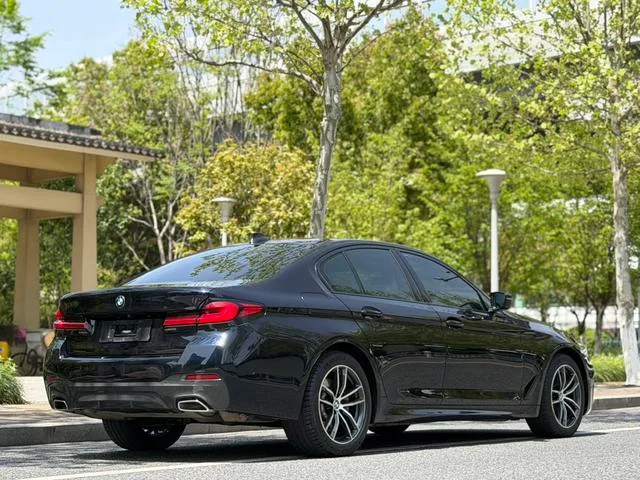 BMW 5 Series 2021 525i M Sports suit exterior photo 6