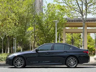 BMW 5 Series 2021 525i M Sports suit exterior photo 7