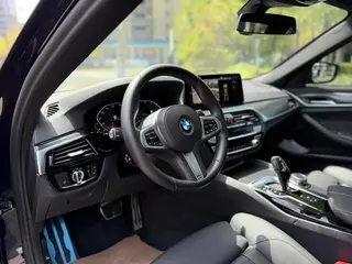 BMW 5 Series 2021 525i M Sports suit exterior photo 8