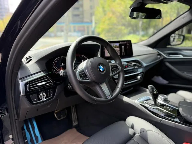 BMW 5 Series 2021 525i M Sports suit exterior photo 8