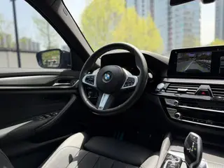BMW 5 Series 2021 525i M Sports suit interior photo 14