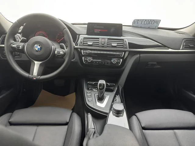 BMW 3 Series 2017 320Li M Sporty interior photo 9 BMW 3 Series 2017 320Li M Sporty interior photo 9