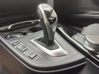 BMW 3 Series 2017 320Li M Sporty interior photo 13 BMW 3 Series 2017 320Li M Sporty interior photo 13