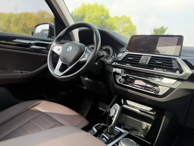 BMW X3 2018 xDrive25i Luxury Set China V interior photo 10
