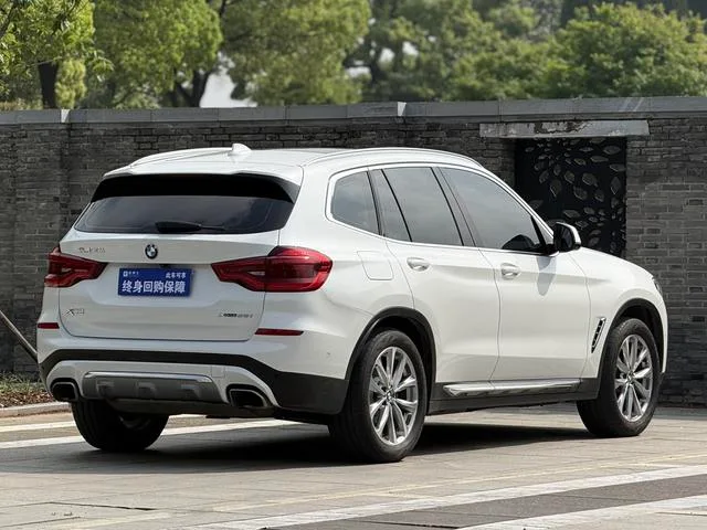 BMW X3 2018 xDrive25i Luxury Set China V interior photo 13