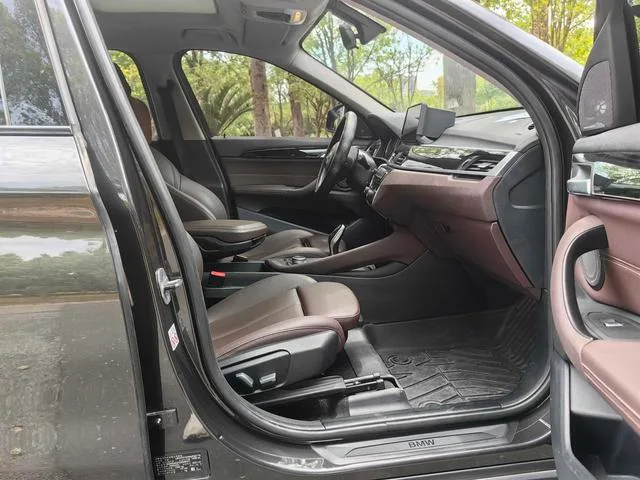BMW X1 2020 sDrive25Li Leading Type interior photo 9 BMW X1 2020 sDrive25Li Leading Type interior photo 9