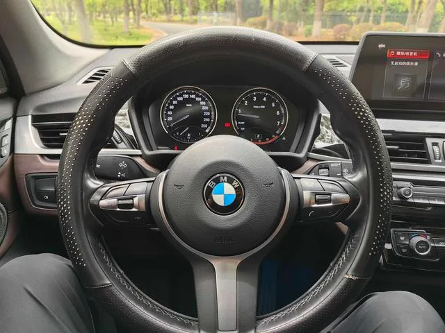 BMW X1 2020 sDrive25Li Leading Type interior photo 16 BMW X1 2020 sDrive25Li Leading Type interior photo 16