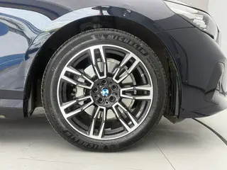 BMW 5 Series 2025 530Li Leading Type Luxury Set exterior photo 5