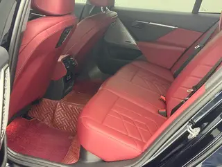 BMW 5 Series 2025 530Li Leading Type Luxury Set exterior photo 8