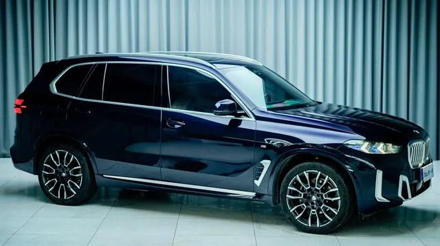 BMW X5 2023 xDrive40Li M Conjunto deportivo exterior foto 5