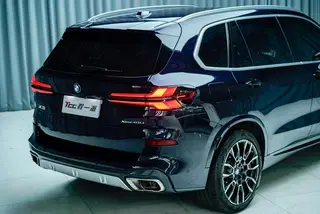BMW X5 2023 xDrive40Li M Conjunto deportivo interior foto 7