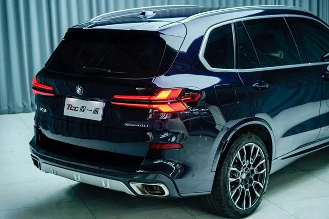 BMW X5 2023 xDrive40Li M Conjunto deportivo interior foto 7
